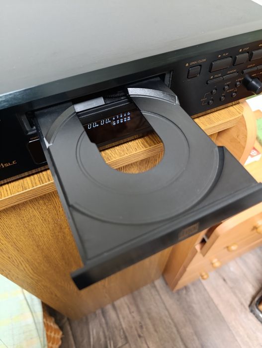 CD проигрыватель Denon DCD 685