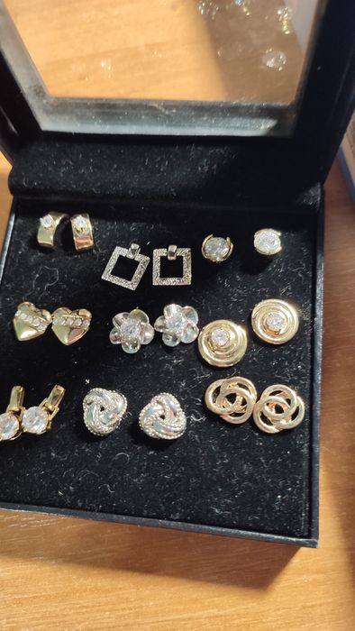 Набор серёжек бежутерия