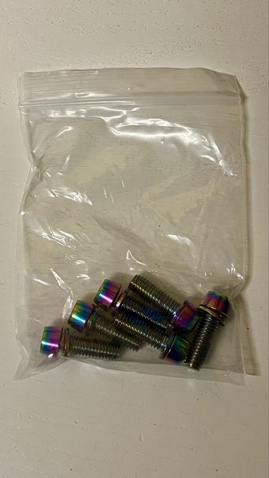 Parafusos em aço inoxidavel, medida M6