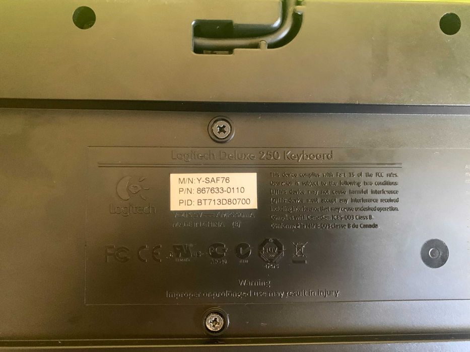 Teclado + Colunas Logitech