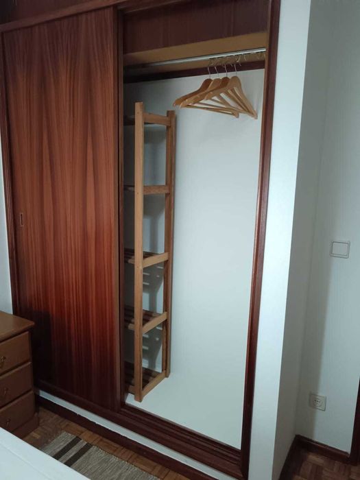 Quartos individuais em apartamento renovado | Zona calma e bem servida