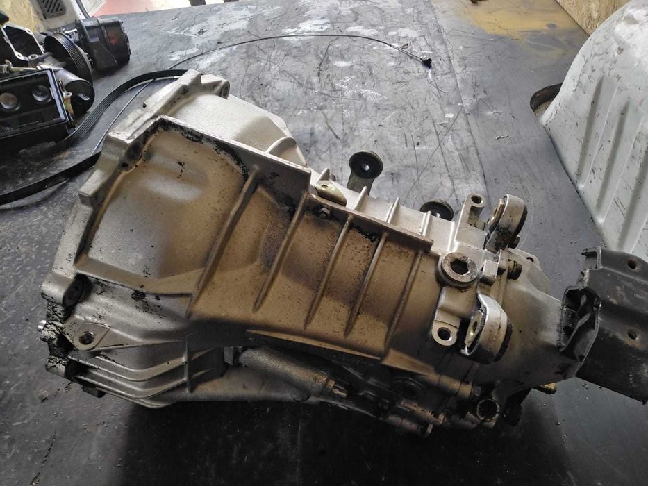 Caixa de Velocidades Mercedes 190D