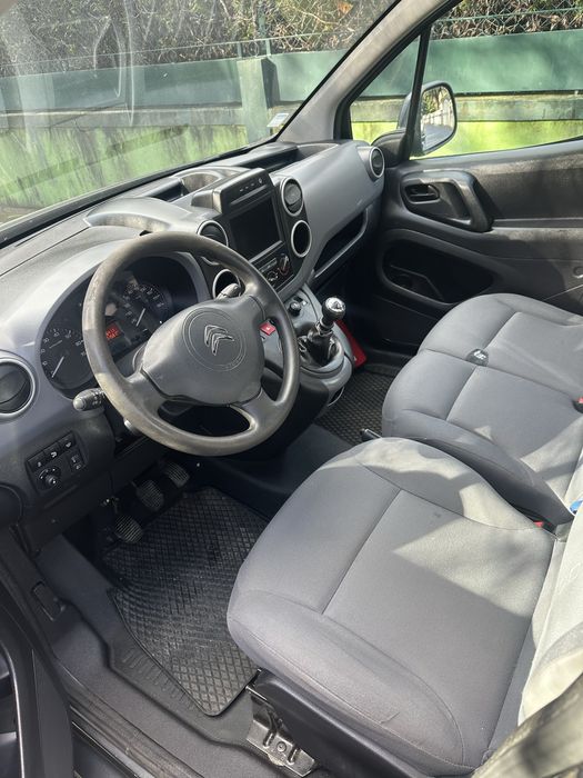 Citroen Berlingo Cinza