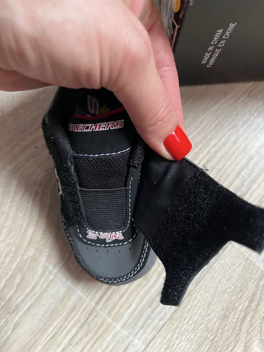 Кросівки нові Skechers 20р.