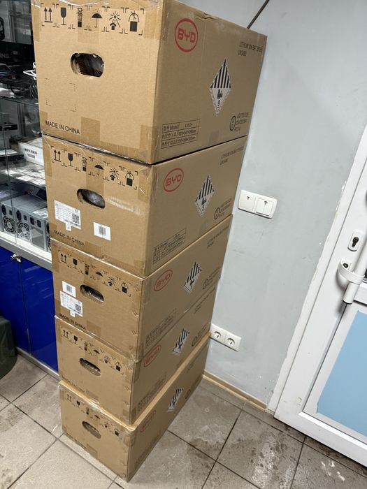 Акумуляторна батарея lifepo4 BYD BatteryBox LV5.0+ 51.2V 100AH