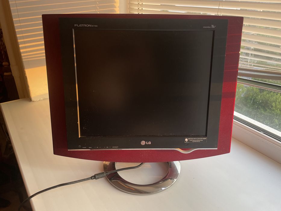 Монітор-телевізор LG Flatron M1740AB