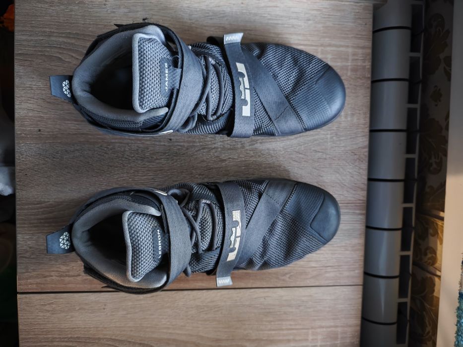 Баскетбольные кроссовки Nike LeBron Soldier IX