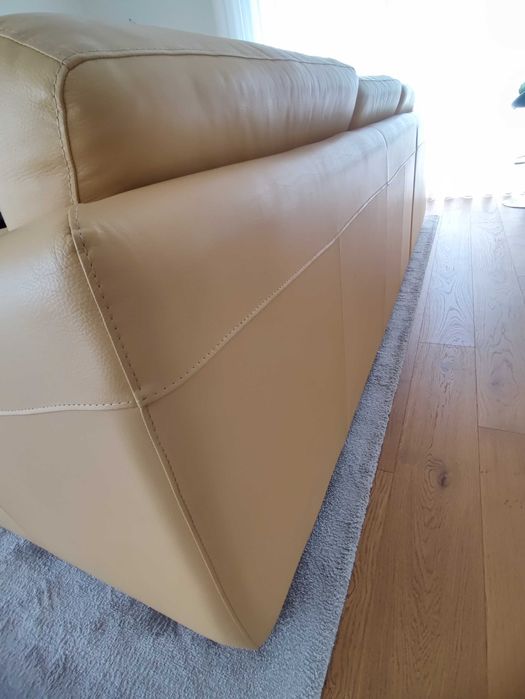 Sofá em pele com chaise longue