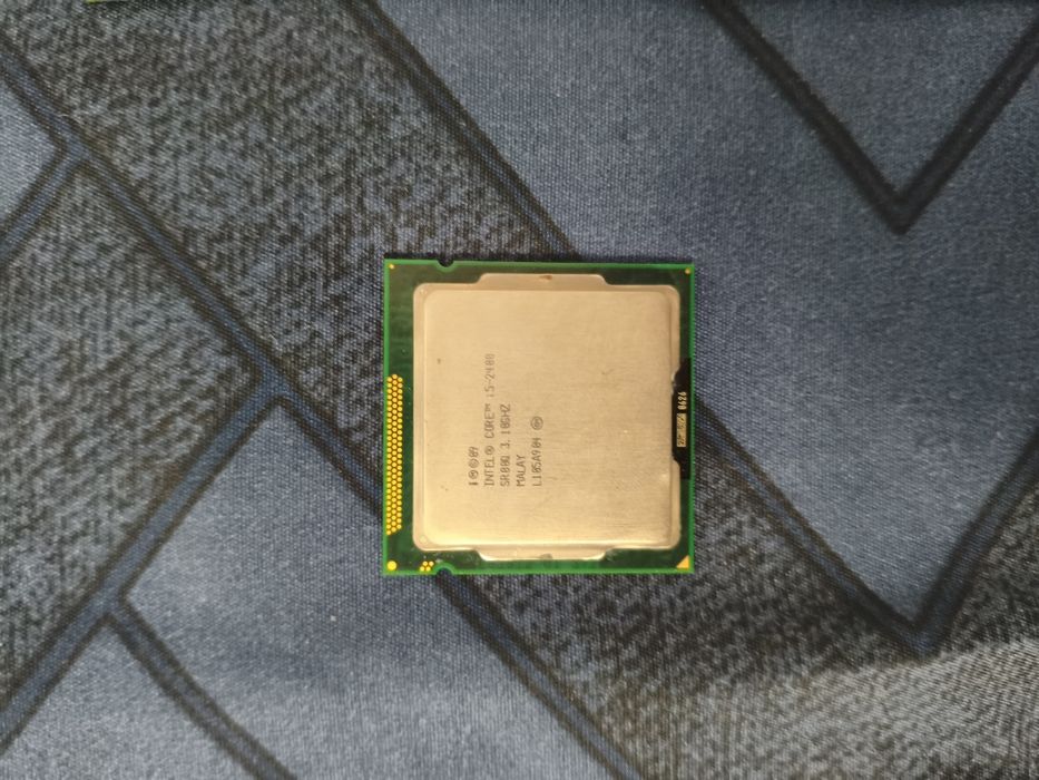 Conjunto de componentes eletrônicos