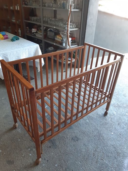 Berço em madeira