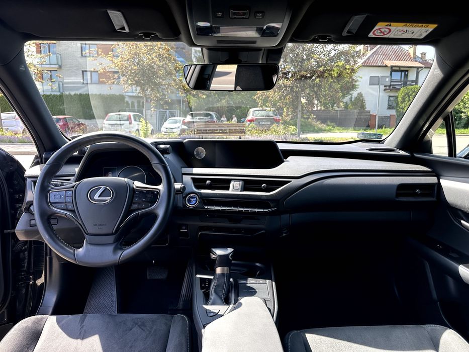 Lexus UX 250H Buissness Edition, pierwszy właściciel, bezwypadkowy