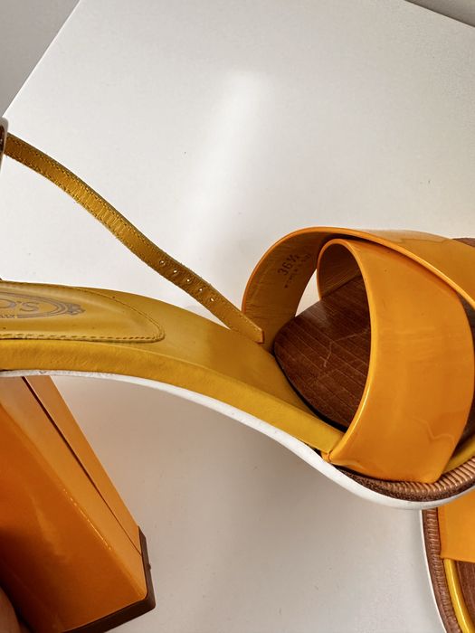 Tods тодс босоніжки 36,5