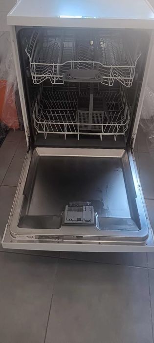Máquina Lavar loiça  - TOTALMENTE funcional e em excelente estado
