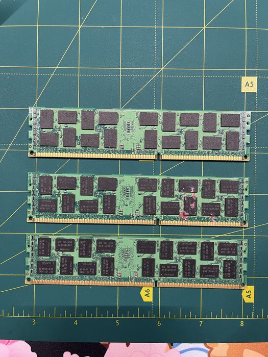 Оперативна пам'ять DDR3 4GB - 2 + 1 планки