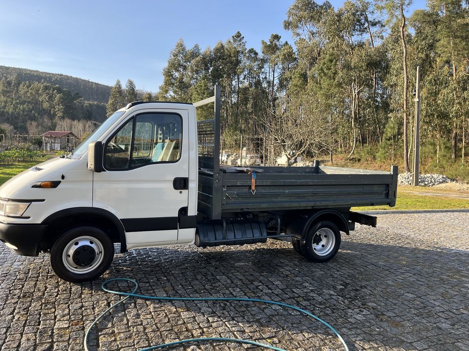 Vendo/ Troco Iveco