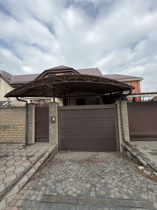 Продаж таунхаус, центр, 160 кв м