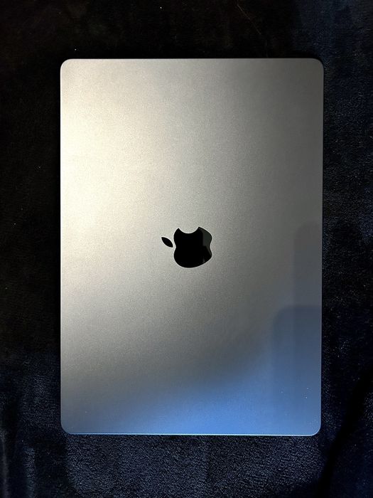 Apple MacBook Air 15” M3 (2024) — 16GB RAM / 256GB SSD