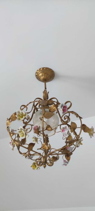 Złota lampa z lat 70