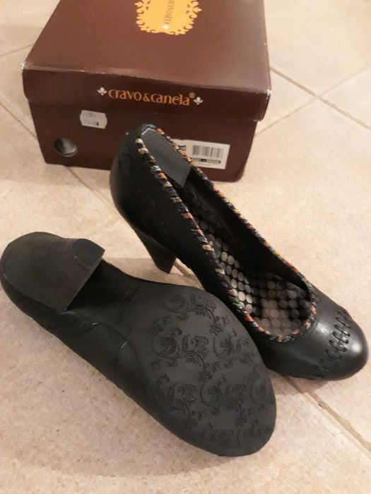Vendo sapatos Cravo & Canela Novos