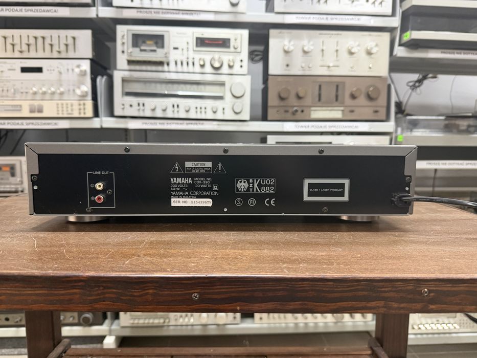 Odtwarzacz płyt CD Yamaha CDX-390 Audio Room