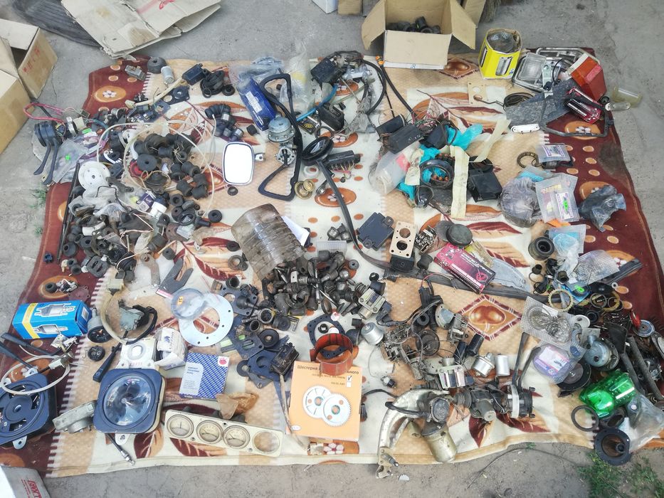 Газель в розборі і багато запчастин