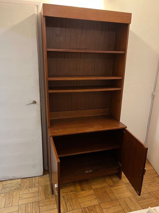 Estante / armário para a sala