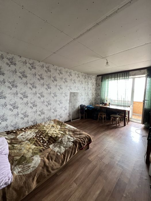 Ексклюзив.Продам простору 1шку з індивідуальним опаленням в Узині