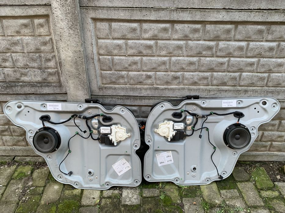 Дверні карти VW touran 2.0 tdi/ склопідйомники/ патрубки/дзеркало/ущільнювач/ЕГР/МКПП/насосфорсунки/ кришка мотору/обшивка