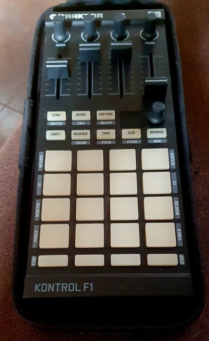 Native Instruments Tracktor Kontrol F1