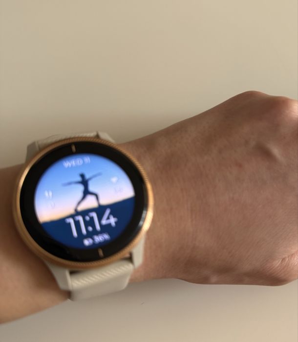 Garmin Venu  GPS AMOLED Смарт-годинник, ідеальний стан