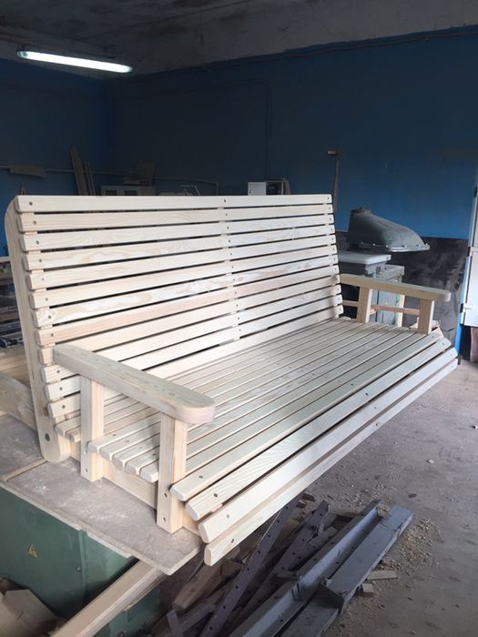 Садовая мебель. Деревянные заборы, изделия из дерева.