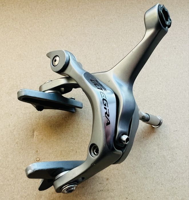 SHIMANO ULTEGRA BR-6700 Hamulec aluminiowy szosowy przedni U-Brake