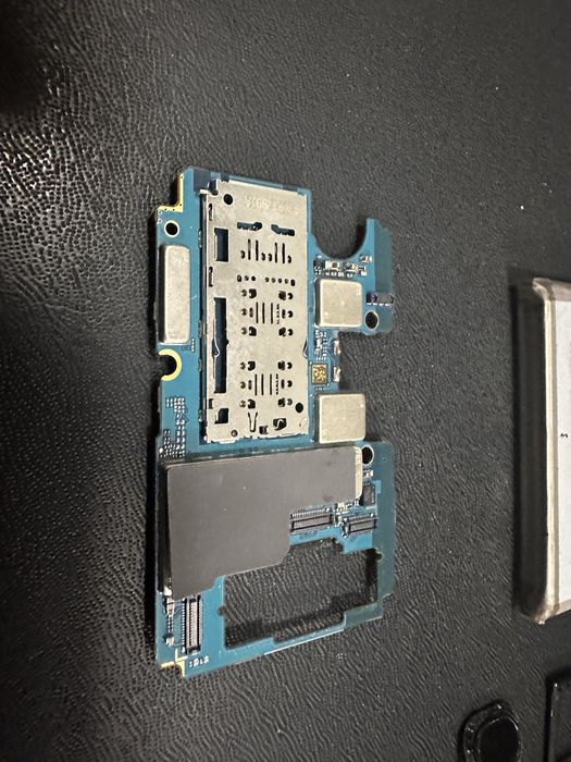 Продам запчасти на Samsung M30S