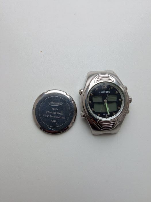 Часы наручные Samsung