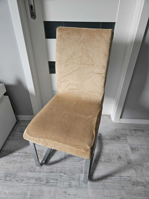 Pokrowce na krzesła miękkie welurowe beżowe 4 sztuki komplet