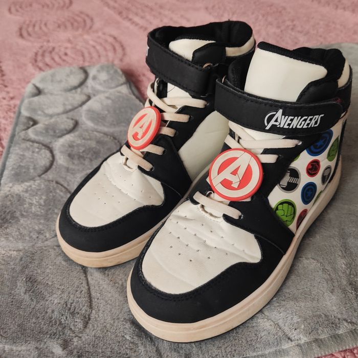 Buty jesienne wiosenne ponad kostkę, rozmiar 31 Avengers