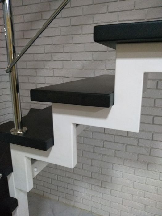 Металеві каркаси Сходів Лестницы перила ступені дуб ясен бук