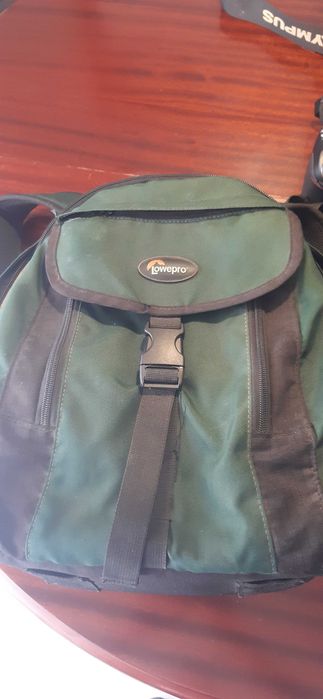 Mochila Lowepro Micro Trekker 200