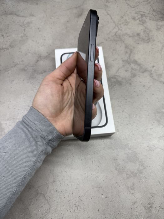 Телефон Apple Iphone 15 128gb батарея 96%
