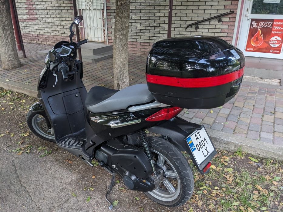 Продам Максі скутер Апрілія спорт сіті 125