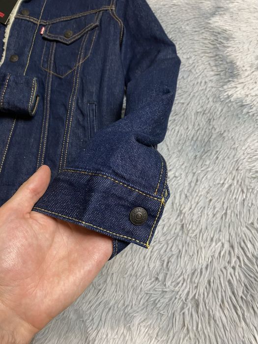 Продам мужская Sherpa Levis