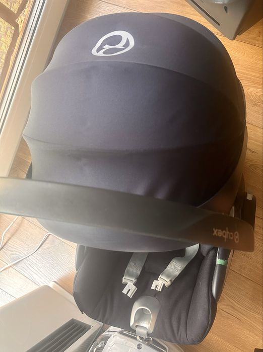 Fotelik samochodowy z baza cybex