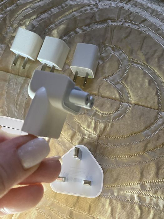 Адаптер,  перехідник  apple