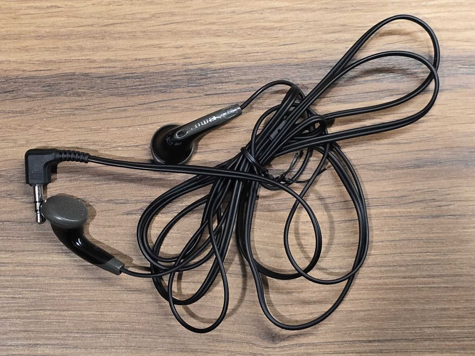 Walkman AIWA HS-AP60 + oryginalne słuchawki + torba (uszkodzony)
