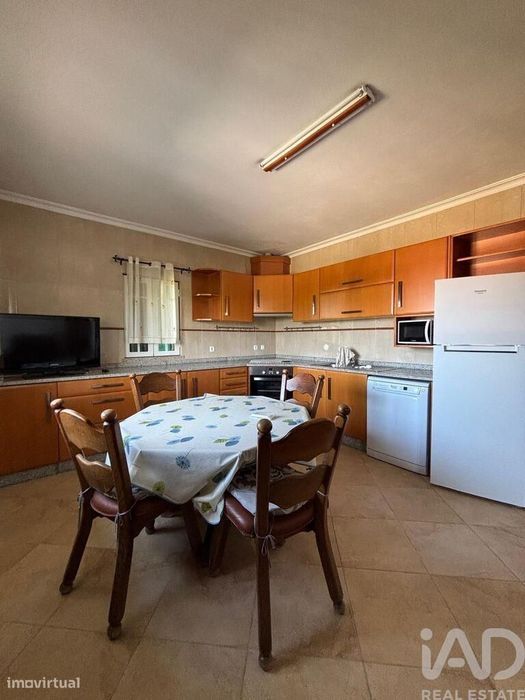 Moradia térrea T4 em Sobreira Formosa e Alvito da Beira de 170 m2
