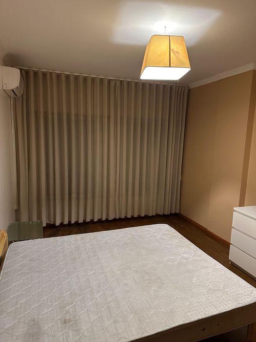 Quarto para casal em Massamá Norte