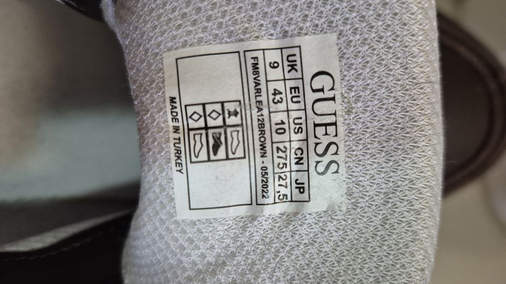 Sapatilhas GUESS em pele castanha tamanho 43 como novas