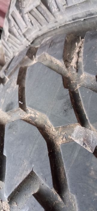 Шини резина уаз нива  покришки колеса  245 75 16 грязьова болотна