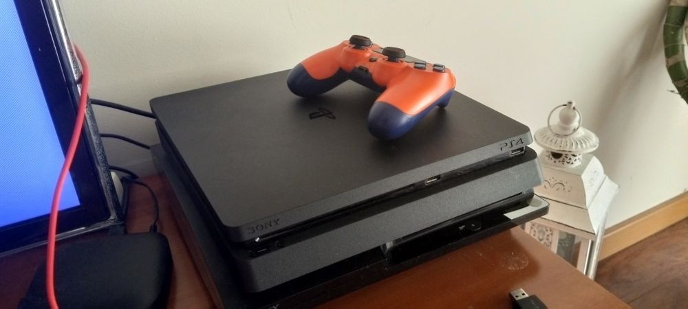 PlayStation 4 Slim - PS4