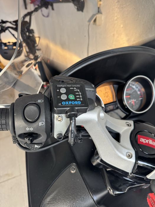 Aprilia srv 850 scooter como nova